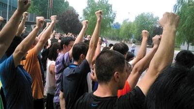 诺基亚员工抗议微软裁员:五千人仅剩三百(图)