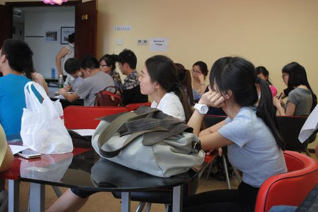 半数意大利中国留学生暑假不回国打工填补学费